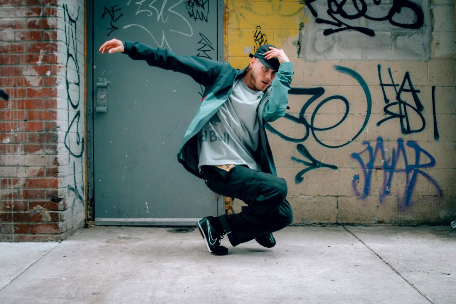 Danseurs de salsa en mouvement lors d'un cours